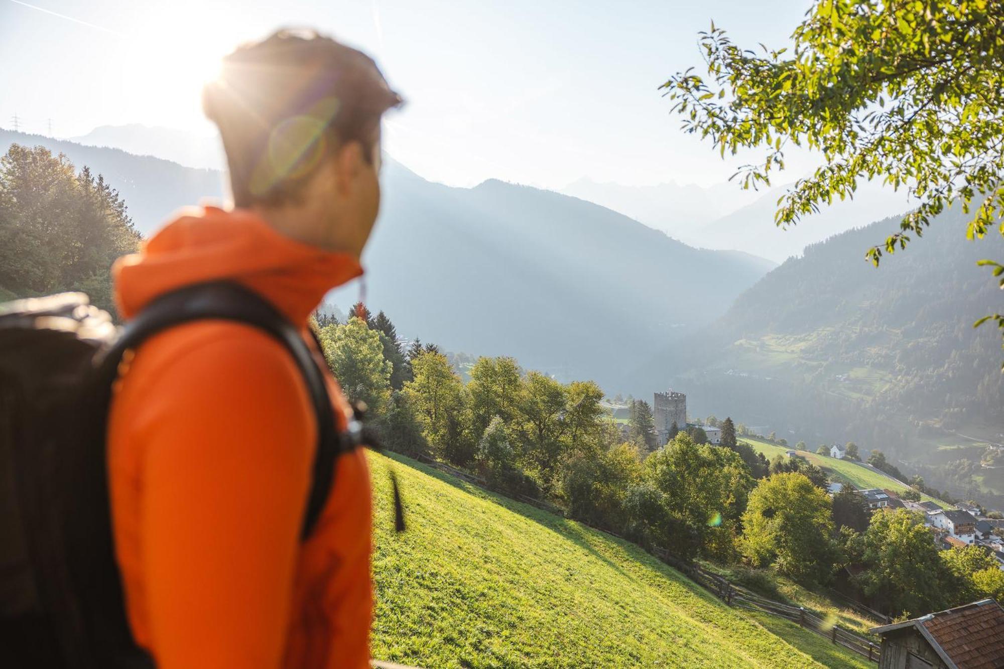Lechtaler Alpenblick Landeck - Privatzimmer & Ferienwohnung Eksteriør bilde