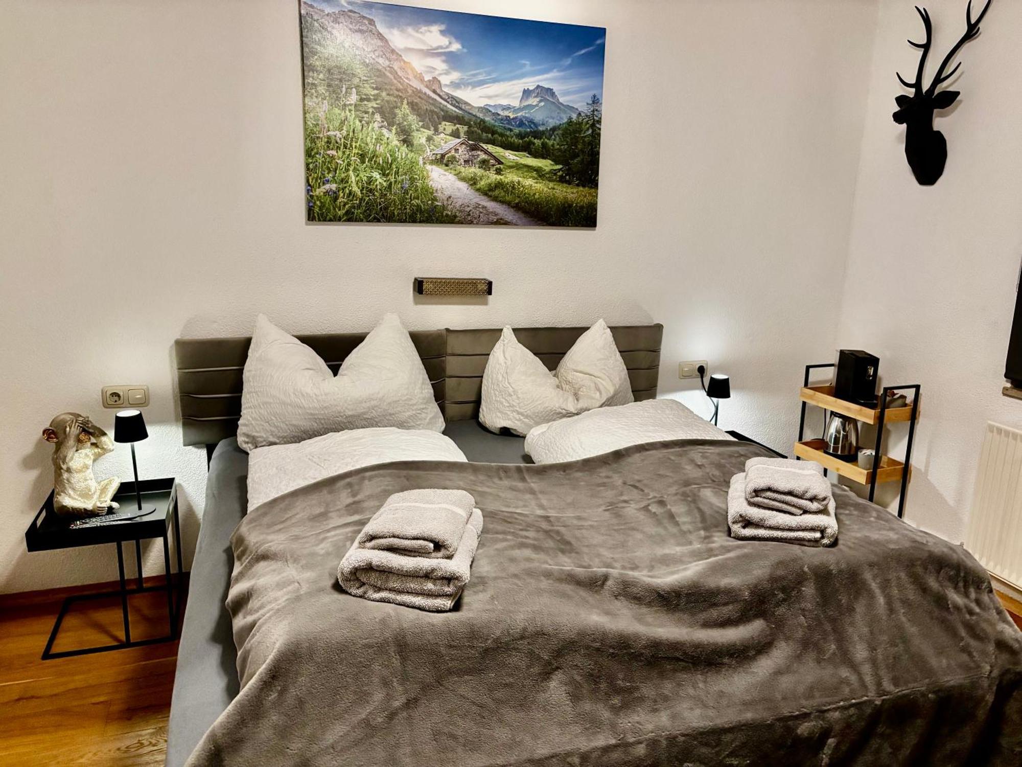 Lechtaler Alpenblick Landeck - Privatzimmer & Ferienwohnung Eksteriør bilde