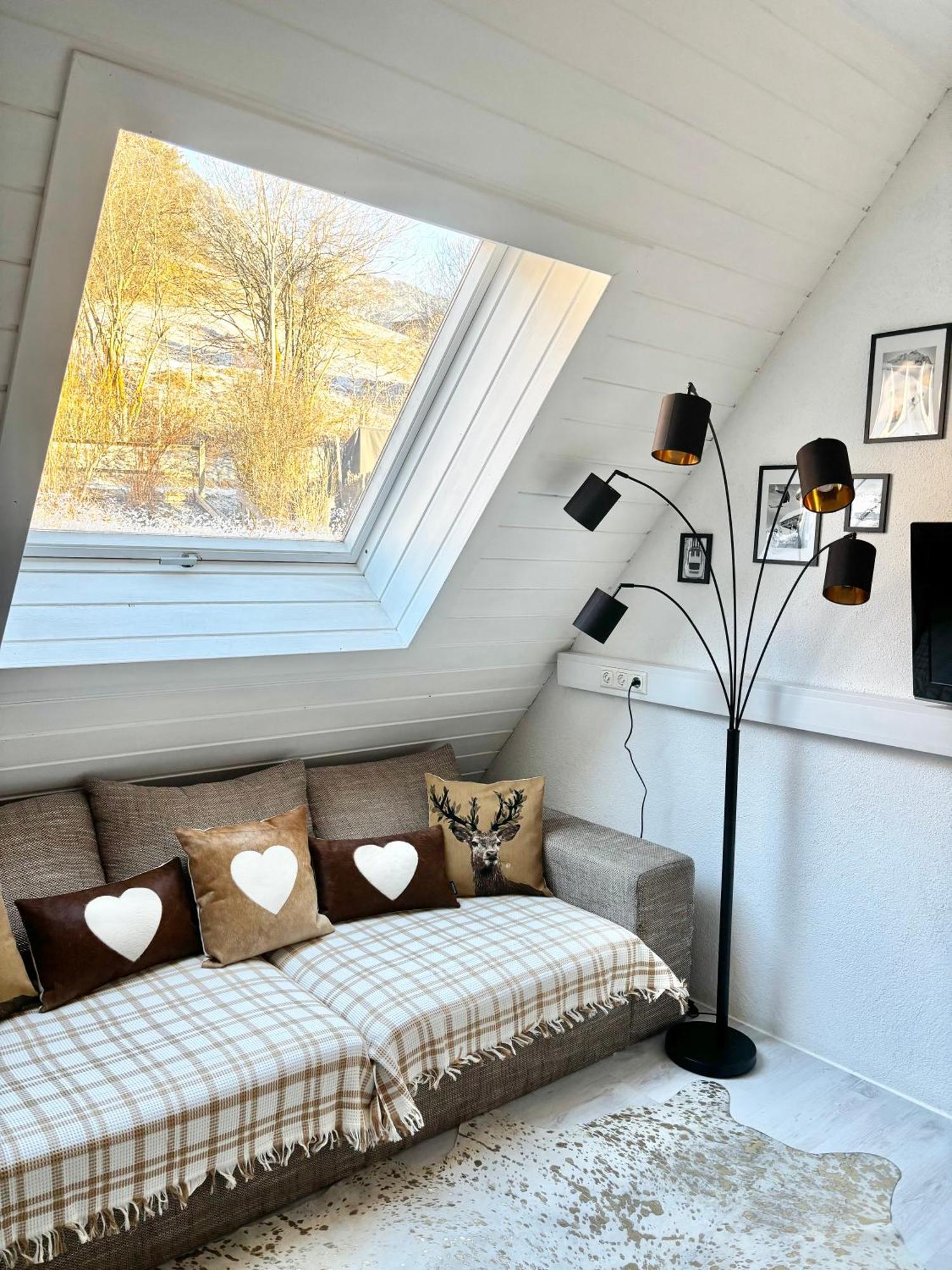 Lechtaler Alpenblick Landeck - Privatzimmer & Ferienwohnung Eksteriør bilde