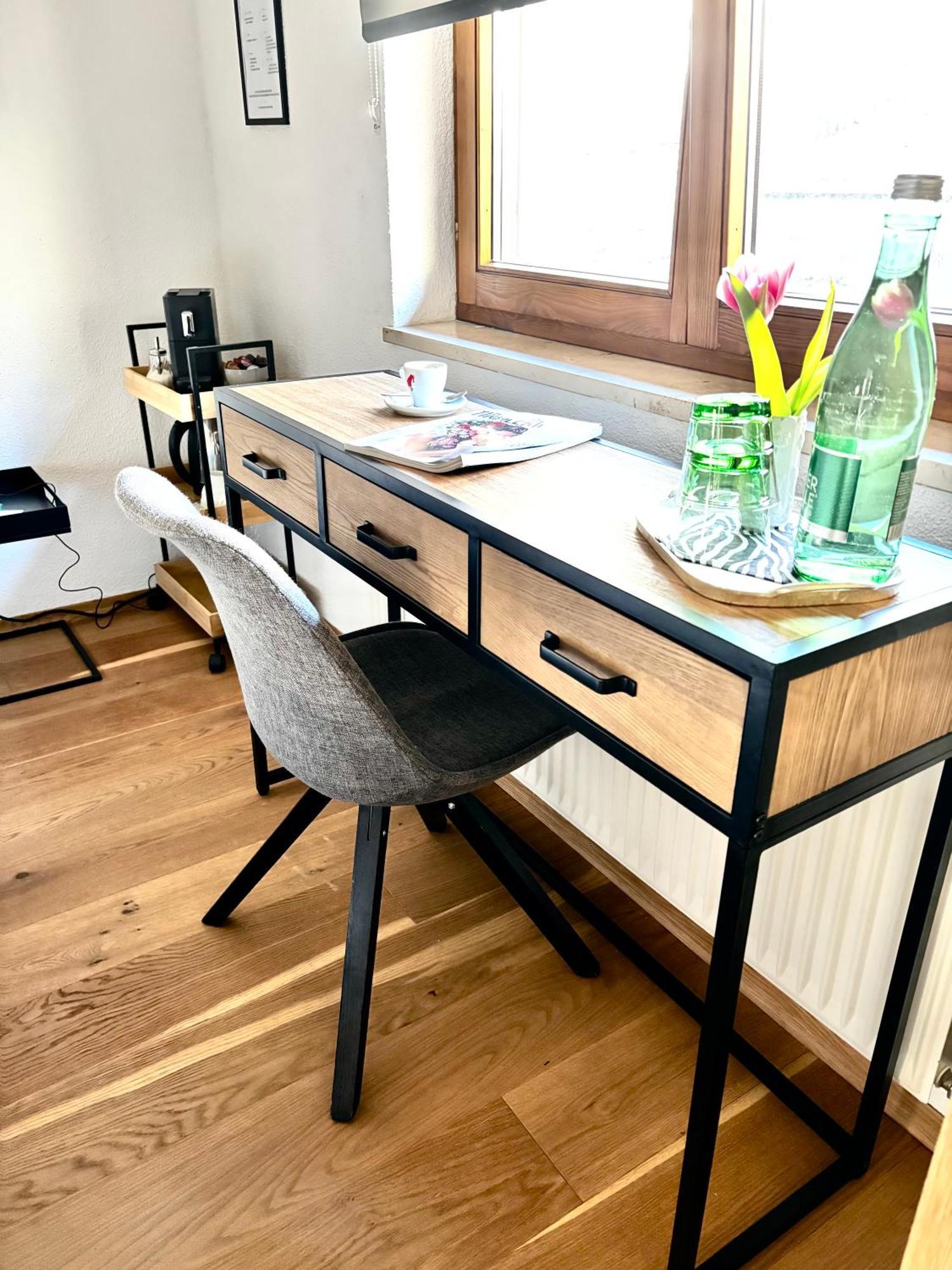 Lechtaler Alpenblick Landeck - Privatzimmer & Ferienwohnung Eksteriør bilde