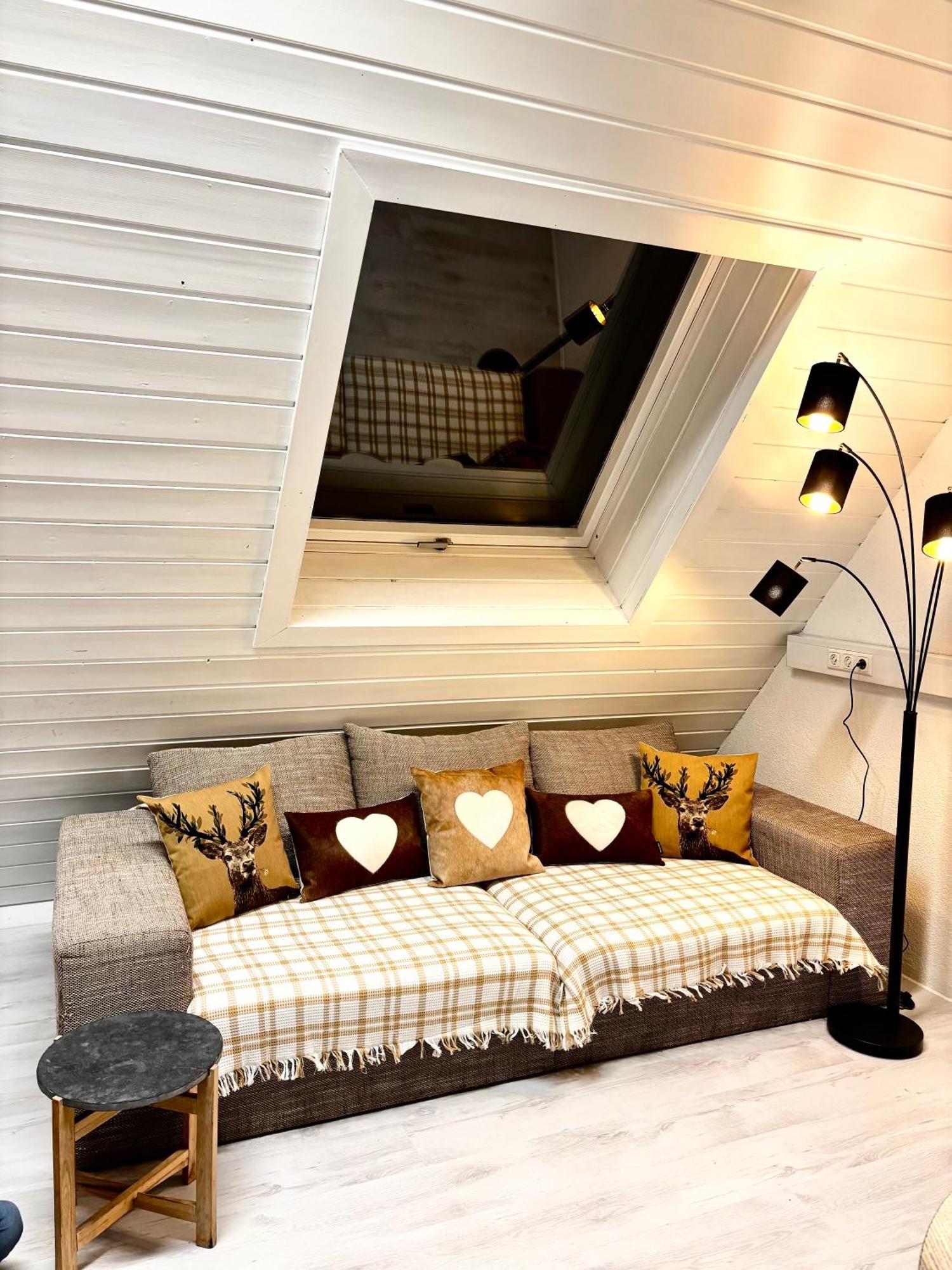 Lechtaler Alpenblick Landeck - Privatzimmer & Ferienwohnung Eksteriør bilde
